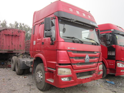 低價出售二手豪沃雙驅牽引車 375馬力 冷藏運輸的理想伙伴